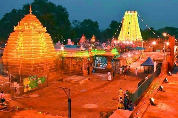 Hyderabad car rental for tourists